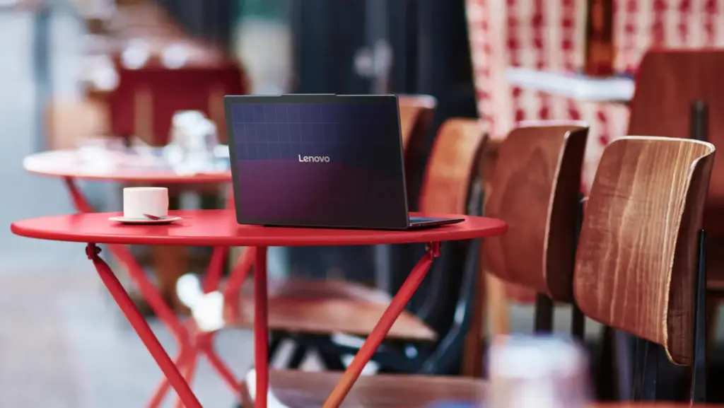 solar pc cafe scaled 2